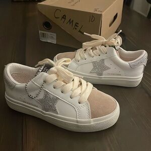 Like new Vintage Havana sneakers  (little girls)